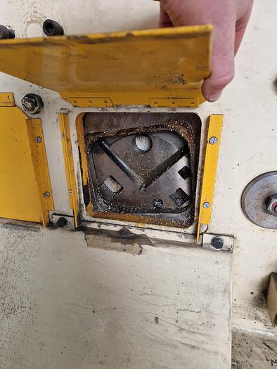 Used 2004 Geka Minicrop Ironworker