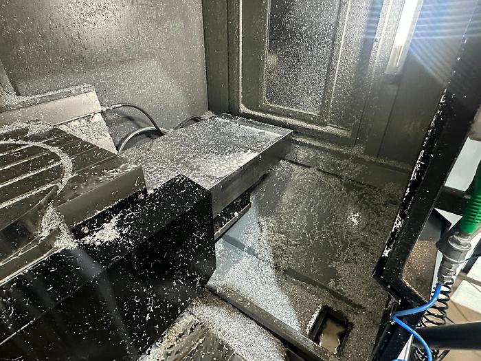 Used 2016 Hurco VMX60SRTi 5 Axis Machining Centre