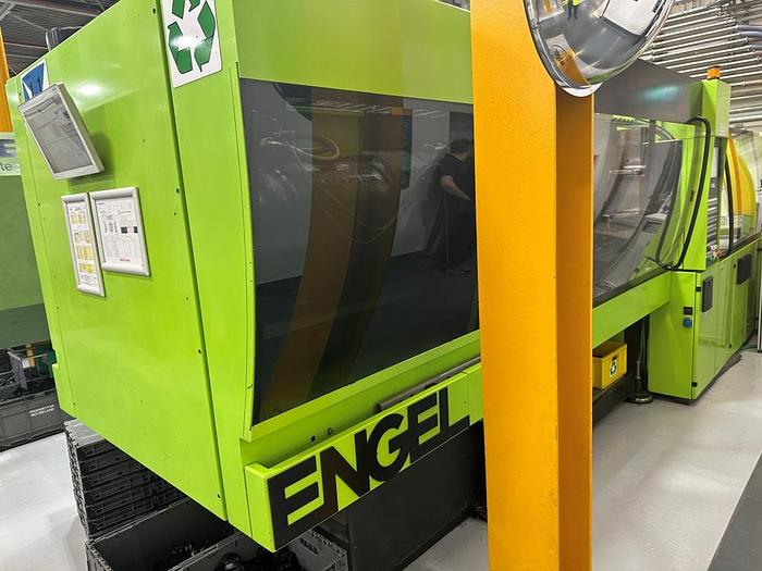 Used 2005 Engel Victory 650/180 Tech Injection Moulding Machine