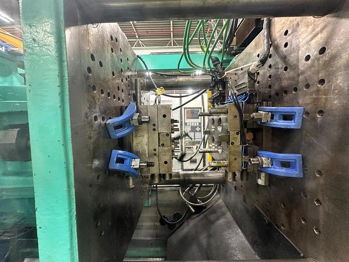 Used 2001 Arburg Allrounder 570C Injection Moulding Machine