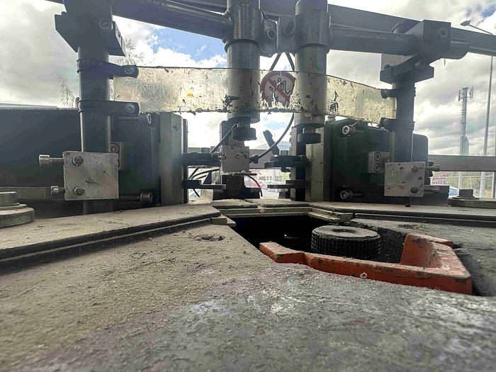 Used 2004 Elumatec EP 124 Corner Crimper