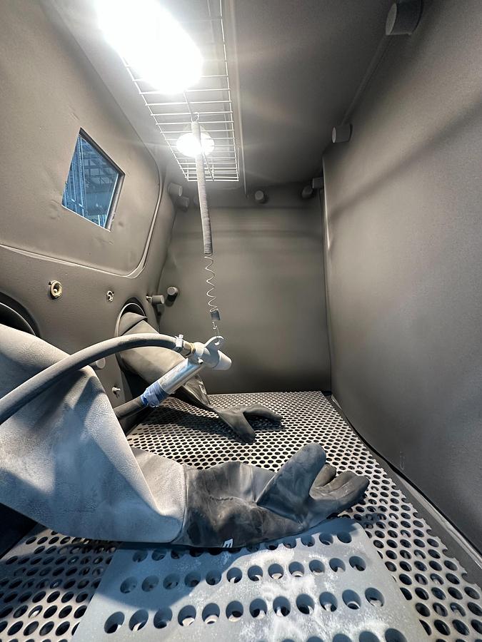 Used Empire Abrasive Equipment Sand Blaster PF-2626 – Complete System with Dust Extraction