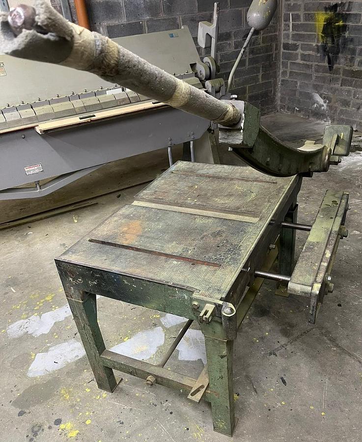 Used Manual 1 Metre Guillotine