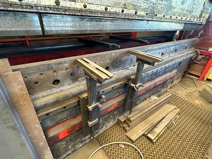 Used 1999 Edwards Pearson PR10 200/4100 CNC Pressbrake