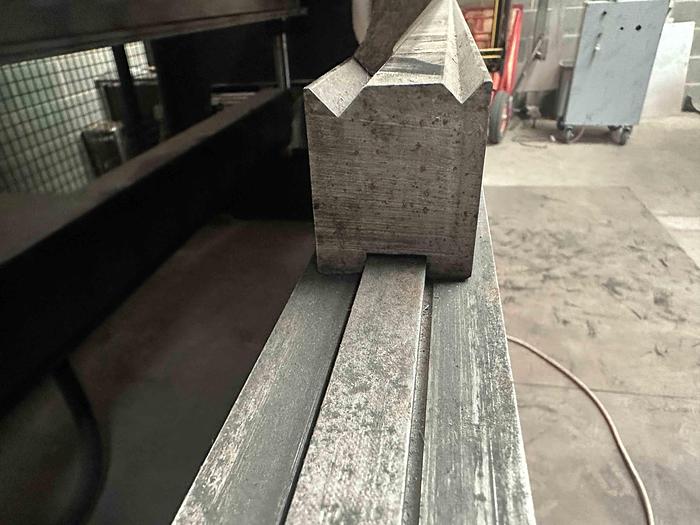 Used Amada HFE 3m x 100T CNC Pressbrake