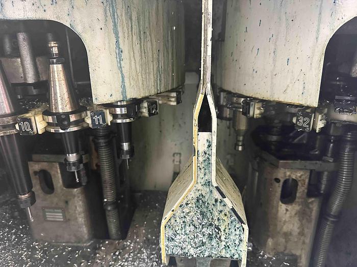 Used 2002 Deckel Maho DMU80T 5 Axis Machining Centre