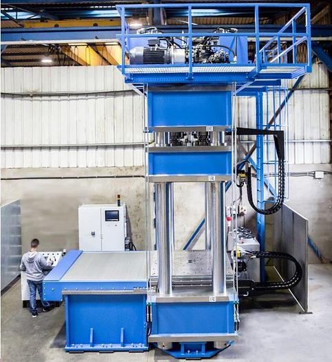 Hidrogarne MV-1000E/NC Hydraulic Press With Four Chromed Cylindrical Columns of 250MM Diameter For Vulcanization and Deep Drawing