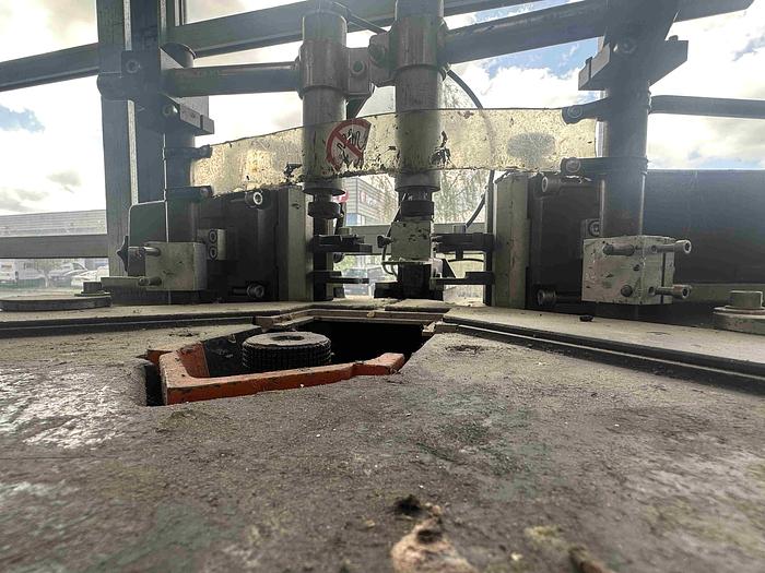 Used 2004 Elumatec EP 124 Corner Crimper