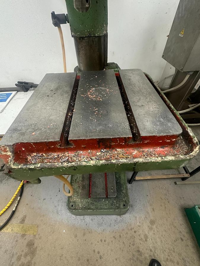 Used 1998 Sahinler BS 42 Pedestal Drill