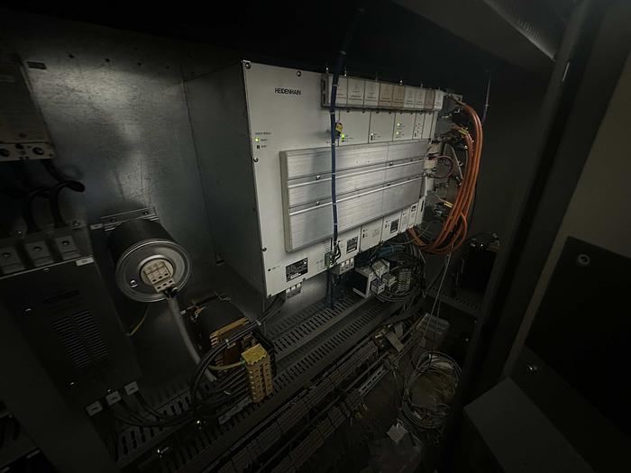 Used 2002 Deckel Maho DMU80T 5 Axis Machining Centre