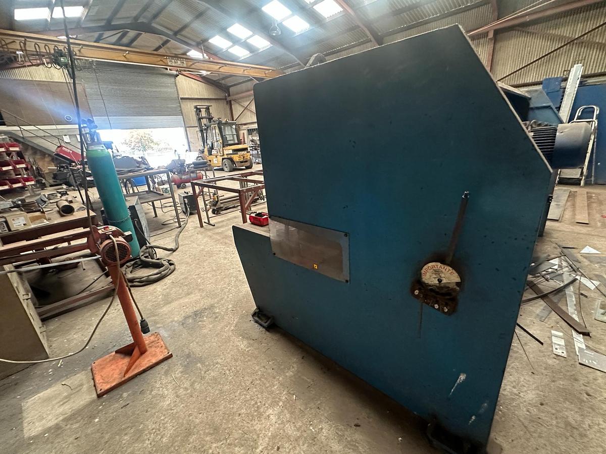 Used 1998 Jordi CH 3050 x 10 Hydraulic Guillotine