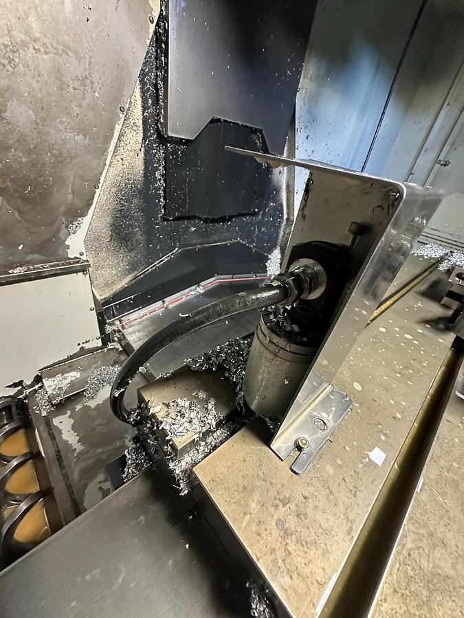 Used 2012 Doosan DNM 500 CNC Machining Centre | Fanuc | 12,000 RPM | BT40