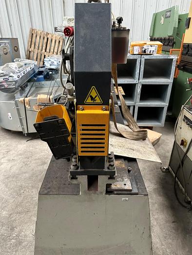 Used Sahinler HKM 60 Ironworker
