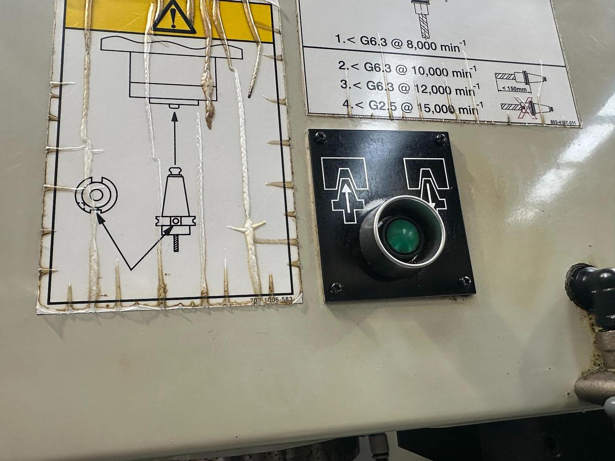 Used 2010 Hurco VM10 Vertical Machining Centre | WINMAX CNC | CAT 40 | Used Machine Tools Ireland