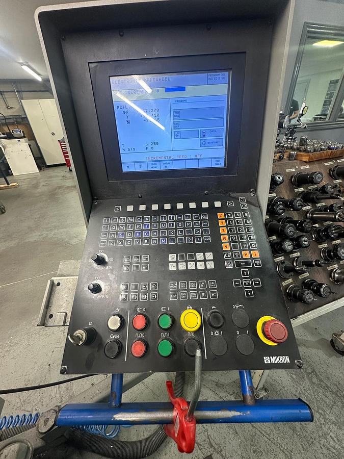 Used 1996 Mikron UME 600 CNC Milling Machine for Sale
