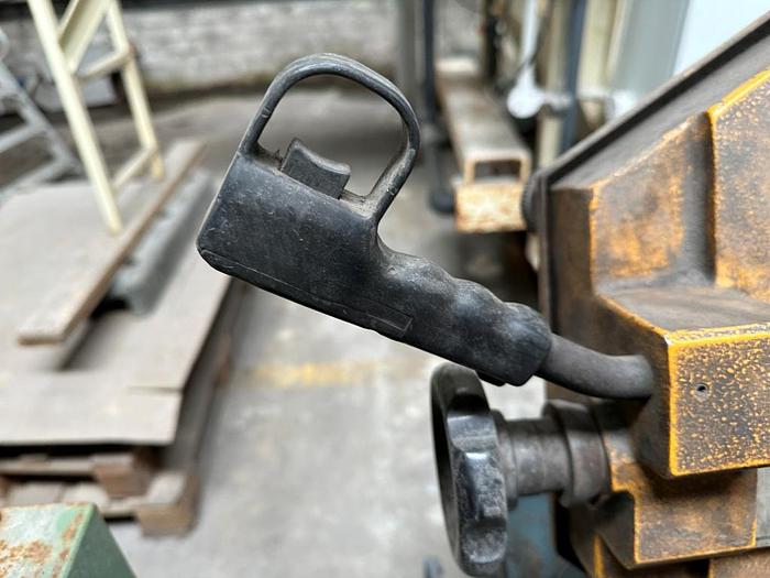 Used 2004 Anbas TR 300 Manual Bandsaw