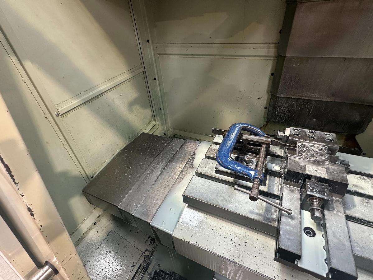 Used 2010 Hurco VM10 Vertical Machining Centre | WINMAX CNC | CAT 40 | Used Machine Tools Ireland