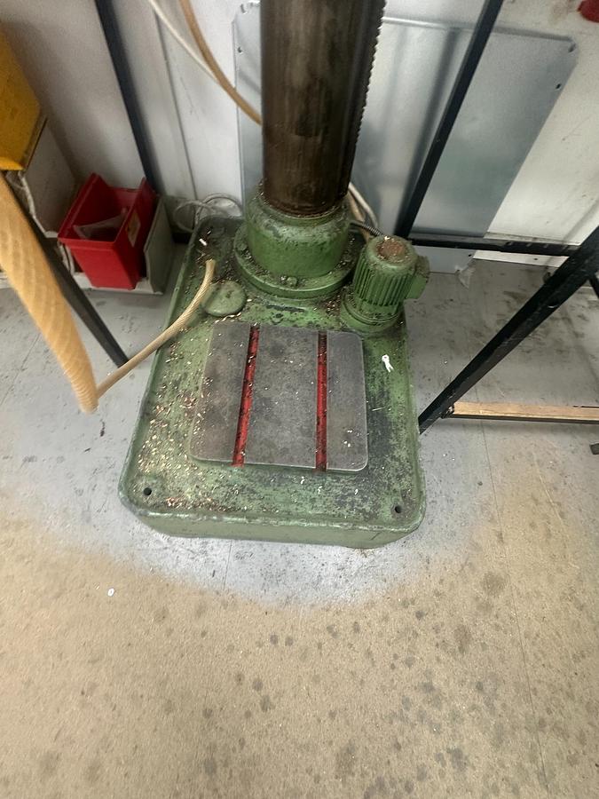 Used 1998 Sahinler BS 42 Pedestal Drill