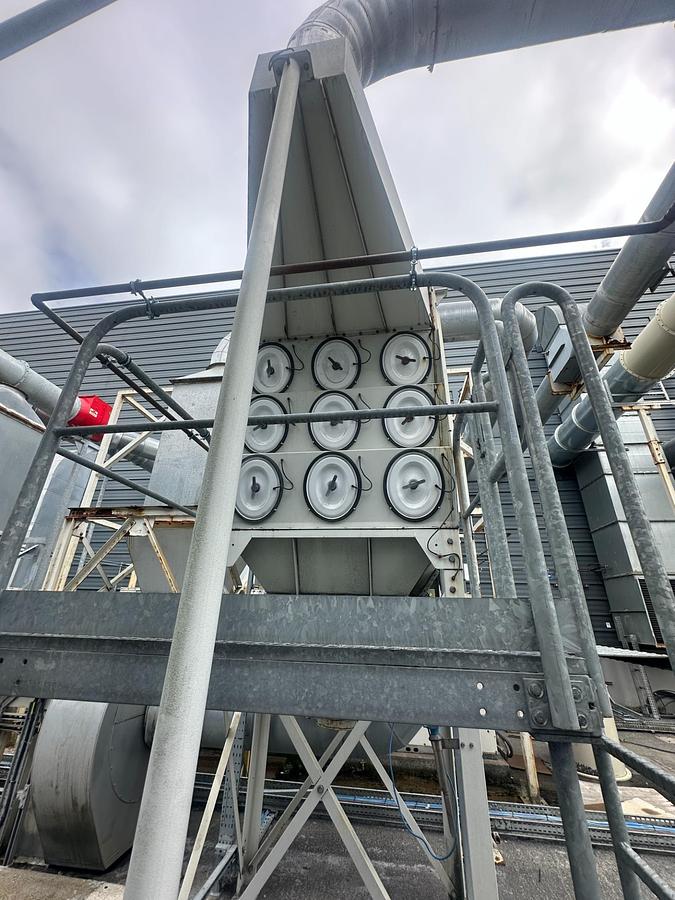 Used Donaldson DFO-3-18R Industrial Extraction System – Complete with Ducting, Fan & Controls