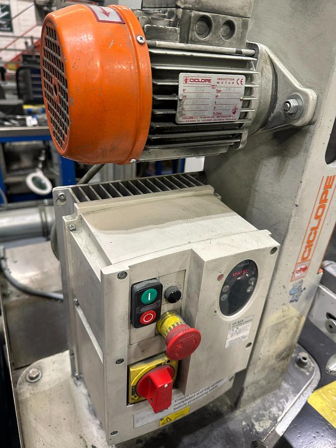 Used 2017 Ciclope ZOE-L High-Speed Belt Polishing Machine – Very Good Condition