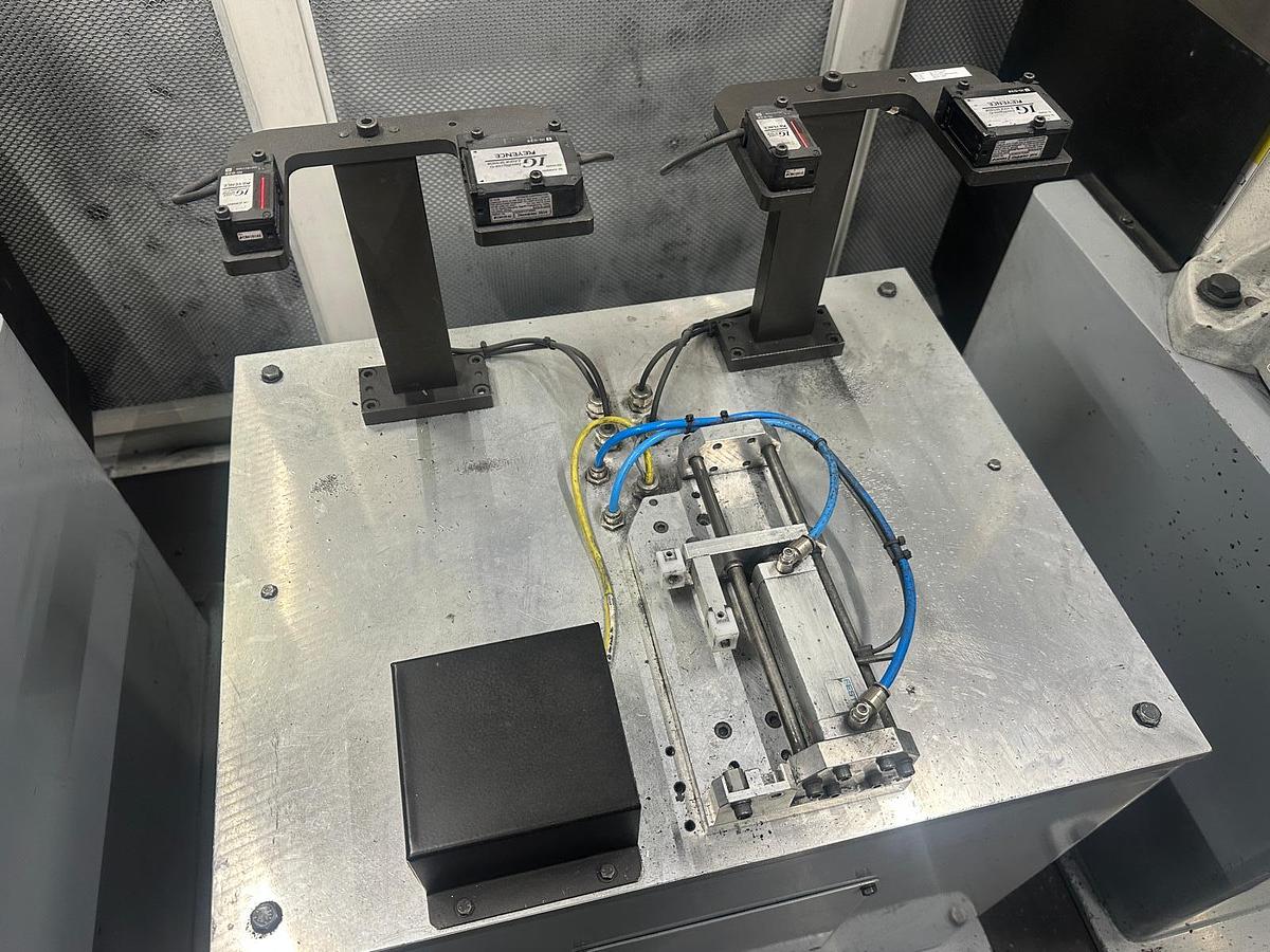 Used 2015 Intec Robotic Solutions Robotic Linish and Polish Machine