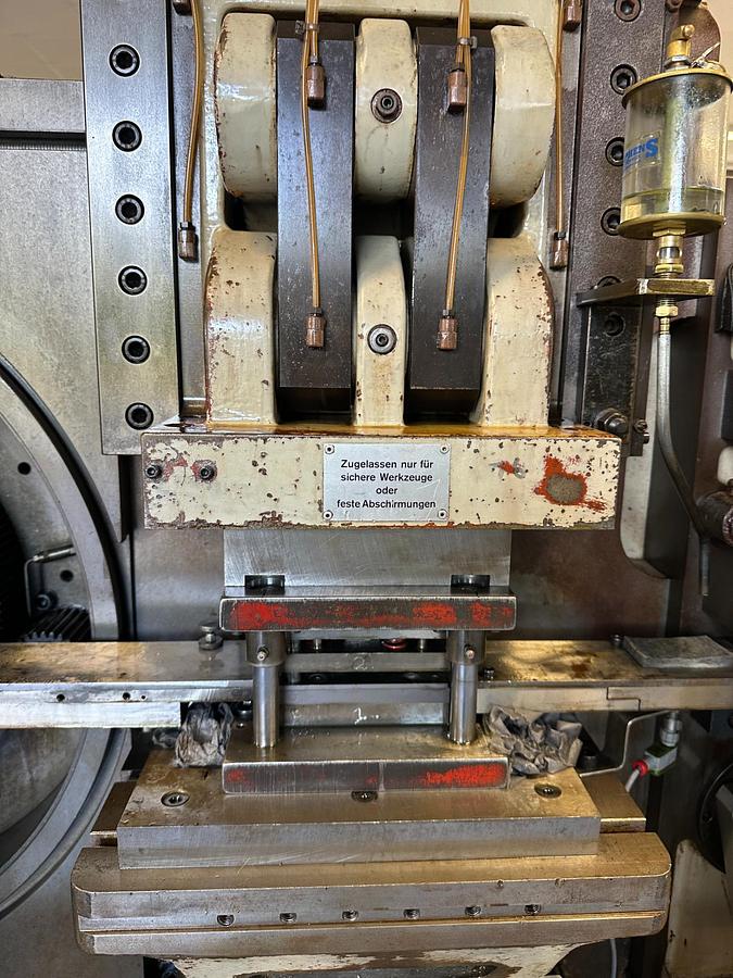 Used 1987 Finzer ZUB 250 Multislide Machine | 250kN 6 Slide