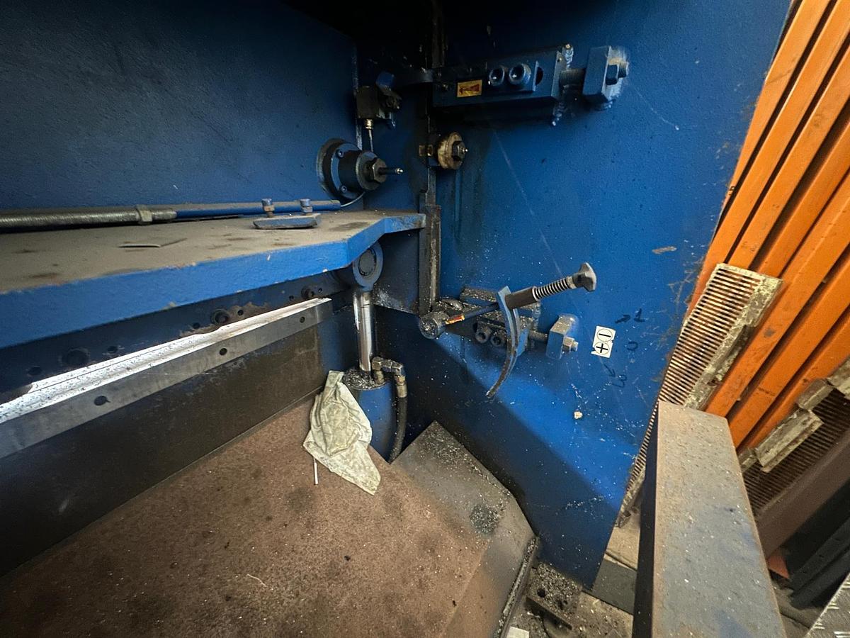 Used 1994 Haco TS0 3 x 6 Guillotine Shear