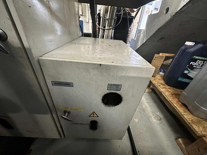 Used 2000 Mazak FJX-250 Vertical Machining Centre
