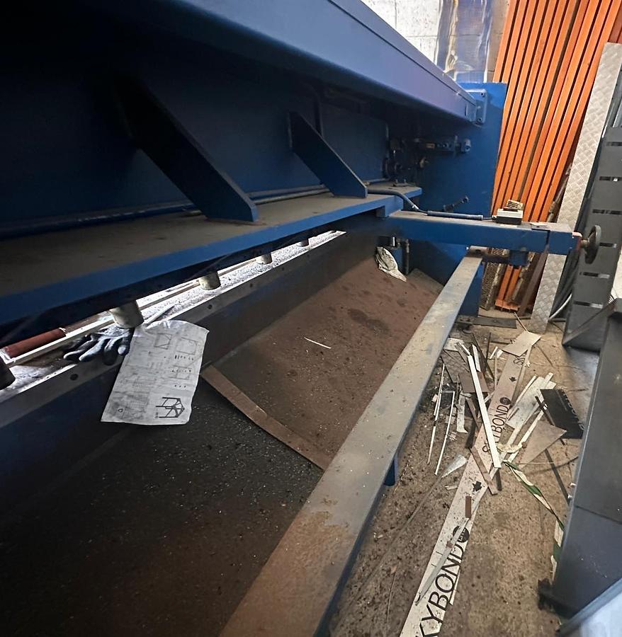 Used 1994 Haco TS0 3 x 6 Guillotine Shear