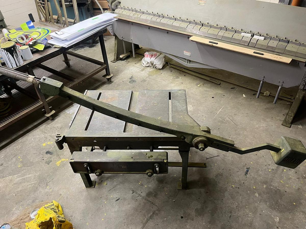 Used Manual 1 Metre Guillotine