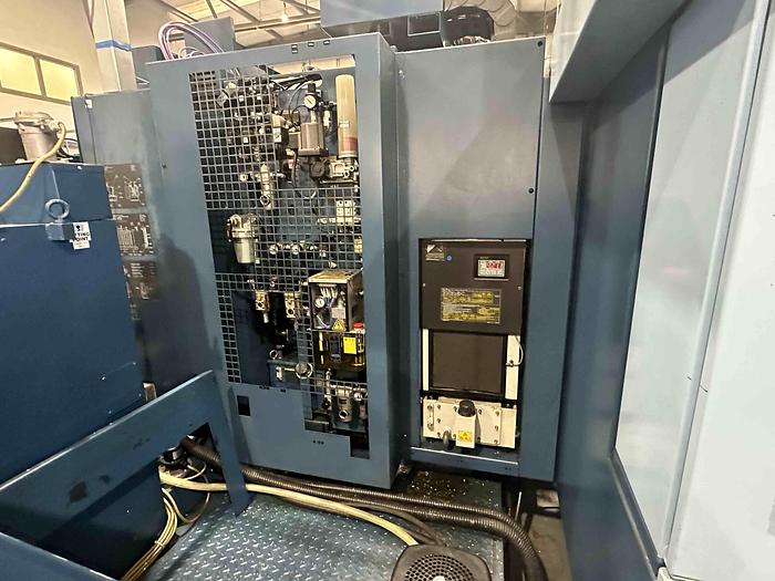 Used 2004 Matsuura MAM72-25V Machining Centre