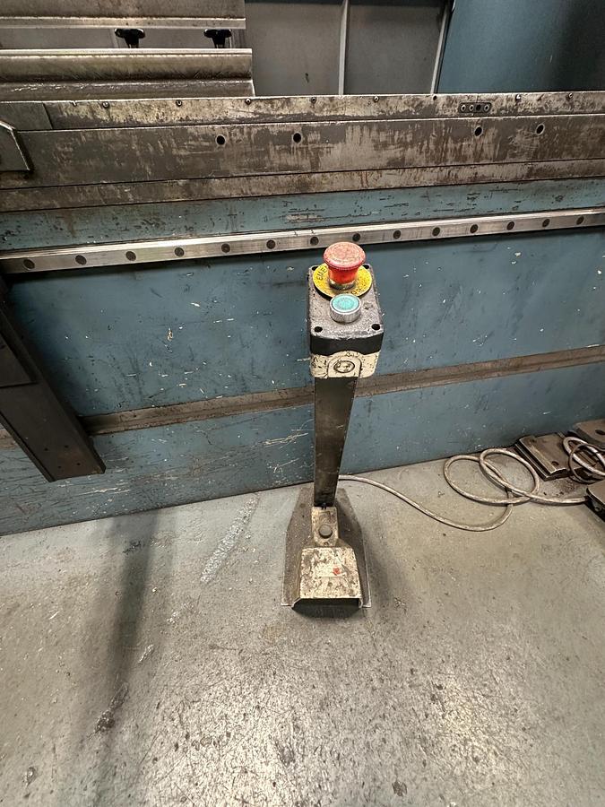 Used 2012 Durma AD-R 37175 CNC Press Brake 175 Ton 3700mm for Sale | Used Machine Tools Ireland