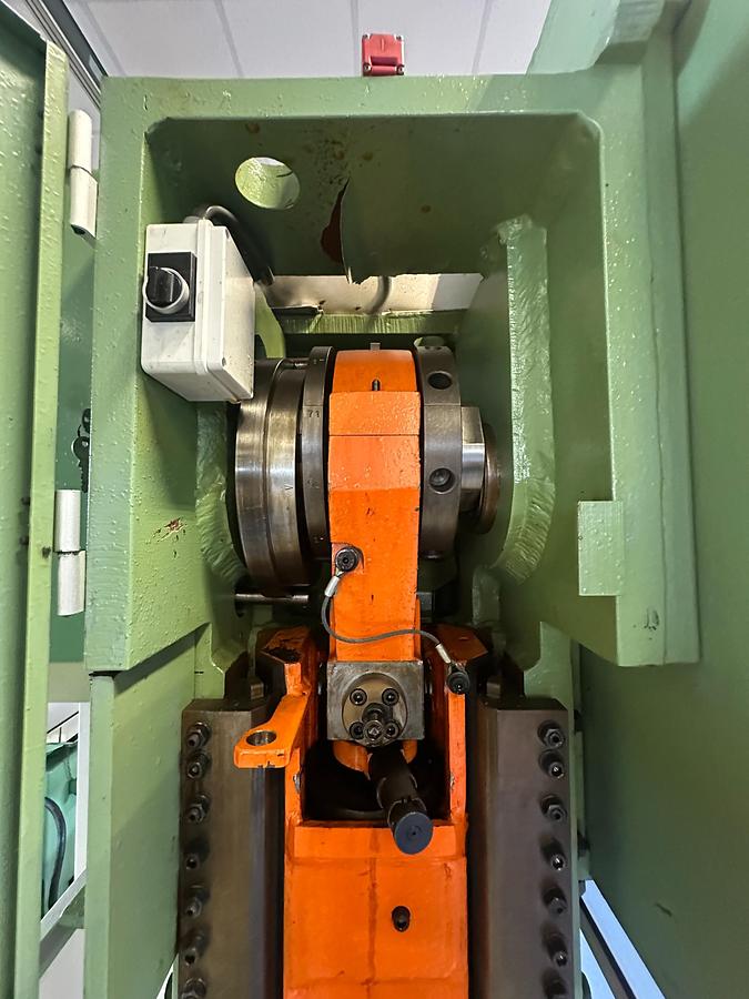 Used 2001 Presse Ross 40V-4 40 Ton Mechanical Press for Sale