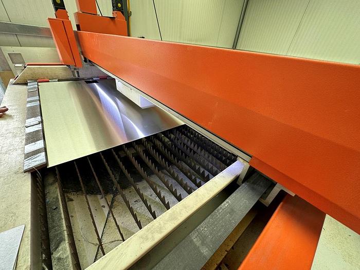 Used 2015 Bodor BCL-1325BF Fiber Laser