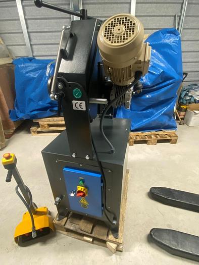 Tubend PK 40 3 Rolls Motorised Section and Pipe Bending Machine