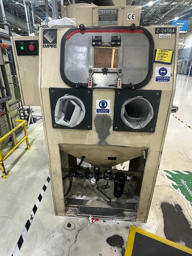 Used Empire Abrasive Equipment Sand Blaster PF-2626 – Complete System with Dust Extraction