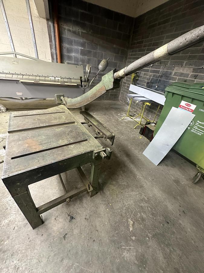 Used Manual 1 Metre Guillotine