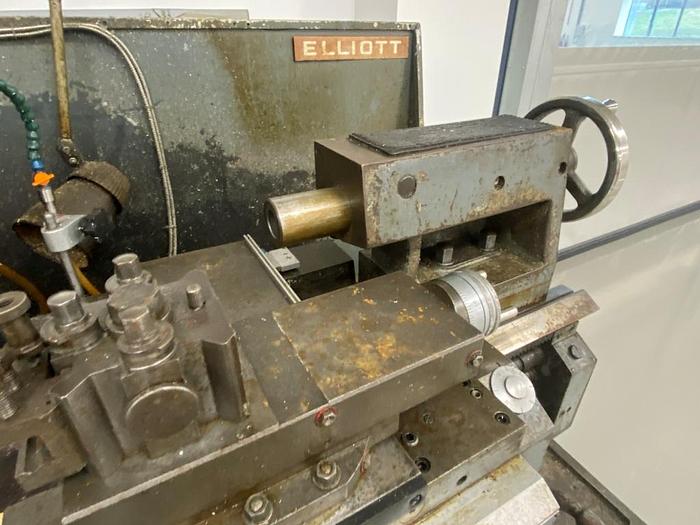 Used Elliott Omnispeed 2500 Manual Lathe