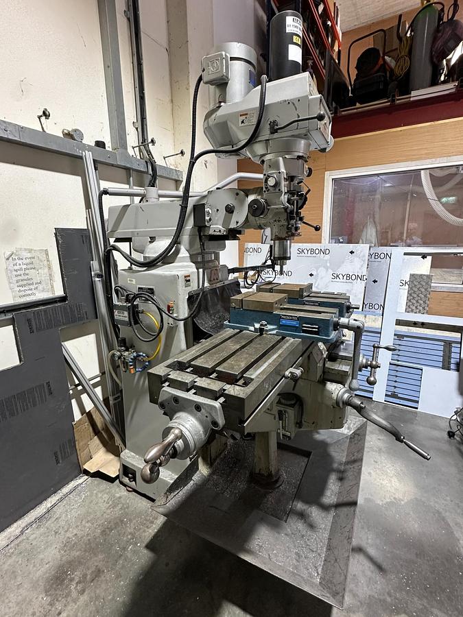 Used 1999 Extron K3V Manual Milling Machine for Sale Ireland | Newall DRO