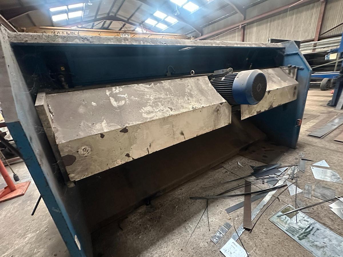 Used 1998 Jordi CH 3050 x 10 Hydraulic Guillotine
