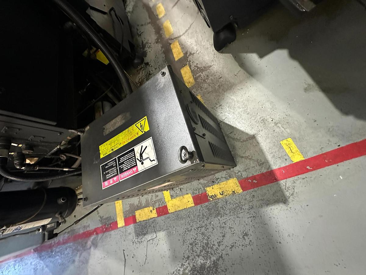 Used 2012 Doosan DNM 500 CNC Machining Centre | Fanuc | 12,000 RPM | BT40