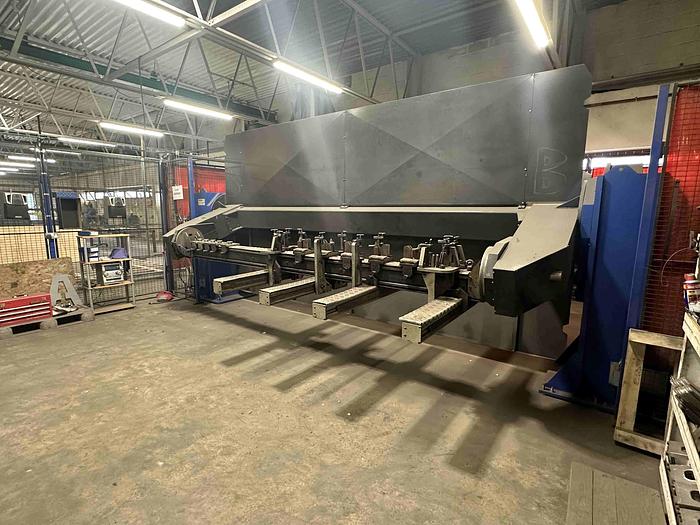 Used 2018 Yaskawa RM2-2000 Welding Cell