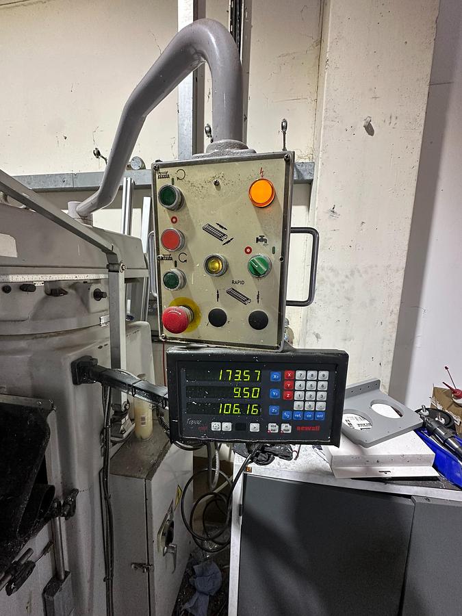 Used 1999 Extron K3V Manual Milling Machine for Sale Ireland | Newall DRO