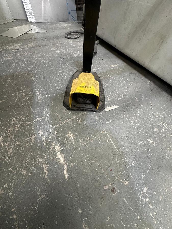 Used 2016 MVD B06-3100 Hydraulic Guillotine for Sale | 3100 x 6mm Sheet Metal Shear
