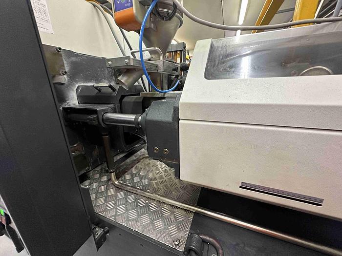 Used 2005 Demag System 60/420-80 Injection Moulding Machine