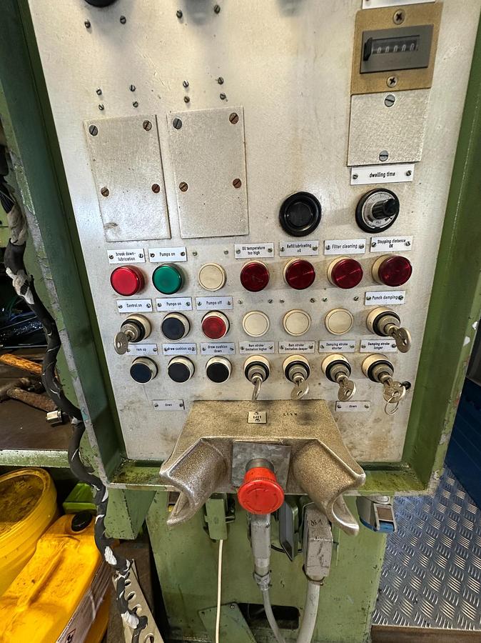 Used 1983 Fritz Müller SDZ 250.6.2 250 Ton Hydraulic Press with Dimeco Coil Line