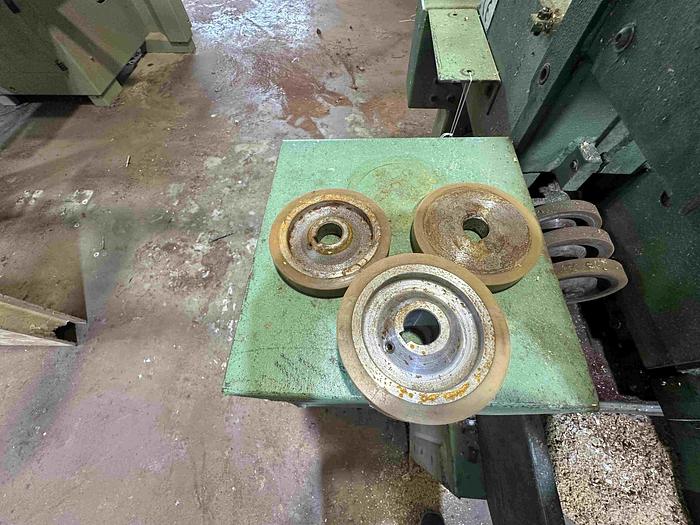 Used 1996 Guilliet KXR Moulder