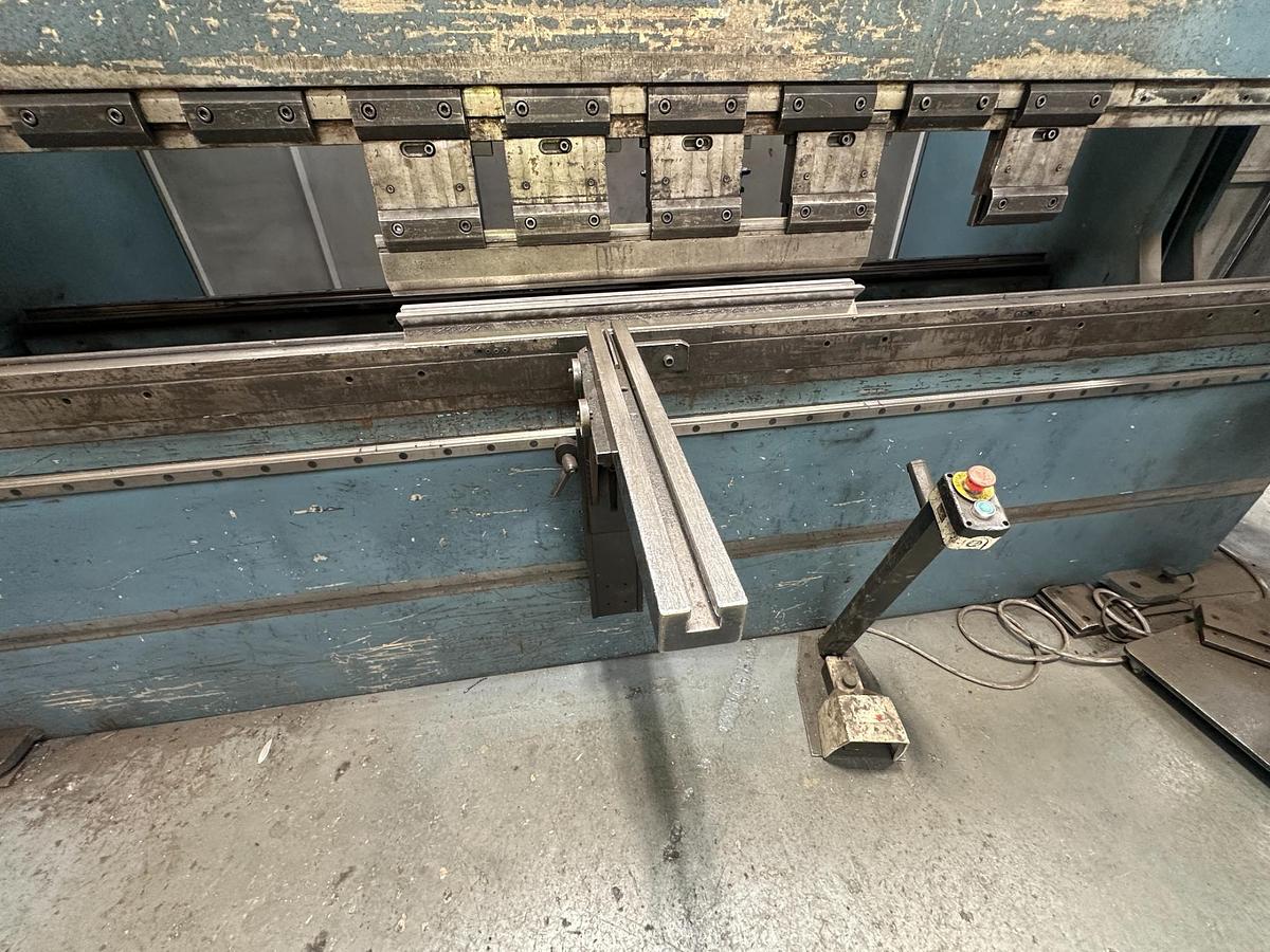 Used 2012 Durma AD-R 37175 CNC Press Brake 175 Ton 3700mm for Sale | Used Machine Tools Ireland