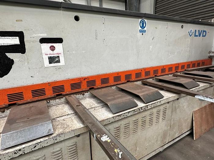 Used 2000 LVD HST-C 40/6 Guillotine Shears