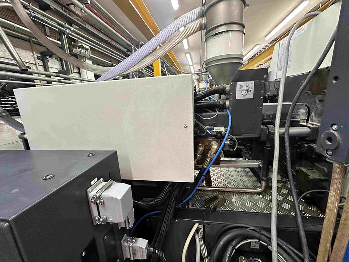 Used 2005 Demag System 60/420-80 Injection Moulding Machine